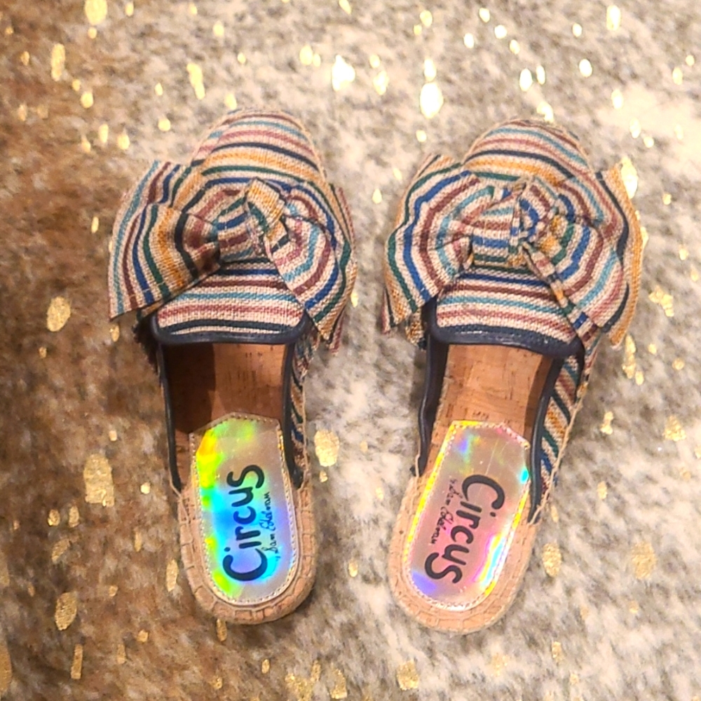 Circus slip on linen shoes